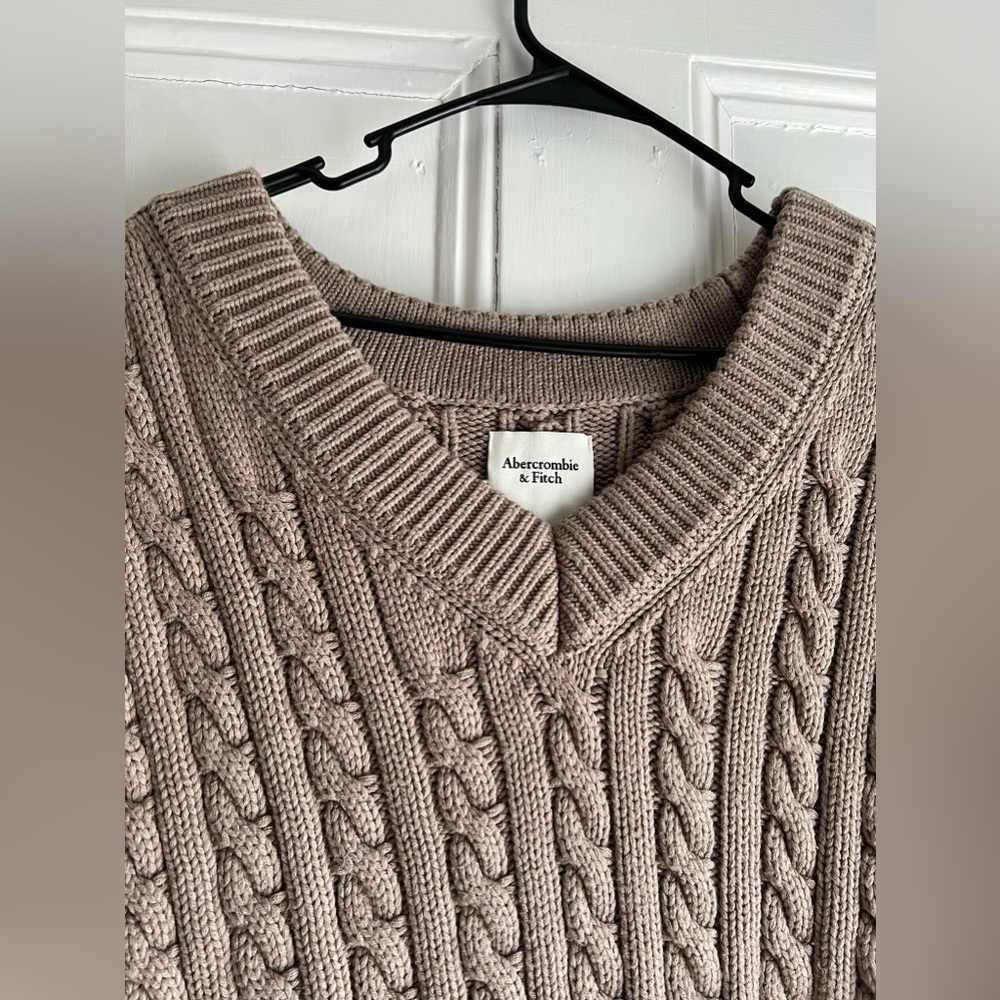 Abercrombie Sweater Vest View 3